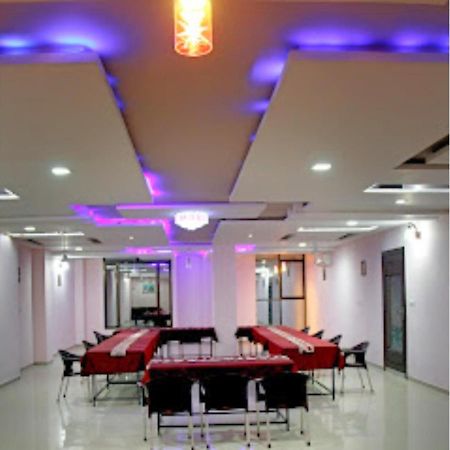Hotel Shivam Fort View, Chittorgarh ภายนอก รูปภาพ