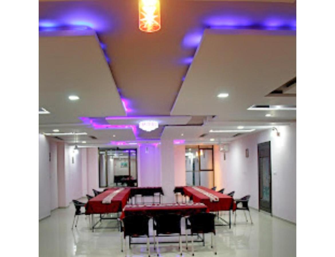 Hotel Shivam Fort View, Chittorgarh ภายนอก รูปภาพ