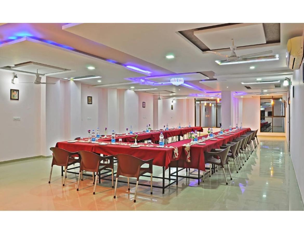 Hotel Shivam Fort View, Chittorgarh ภายนอก รูปภาพ